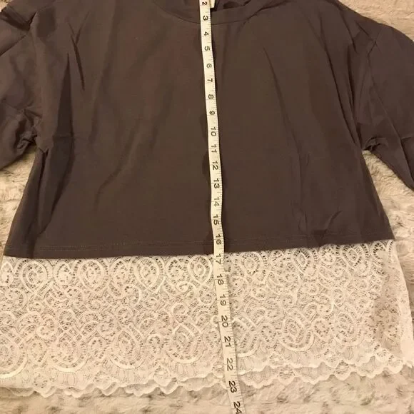 : : NEW Cropped Tee T-shirt with Lace Trim : : - Picture 5 of 6